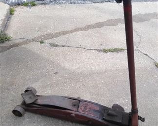 BLACKHAWK 4 ton floor jack