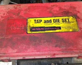 MAC TOOLS tap and die set