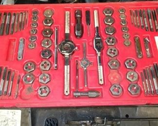 MAC TOOLS tap and die set