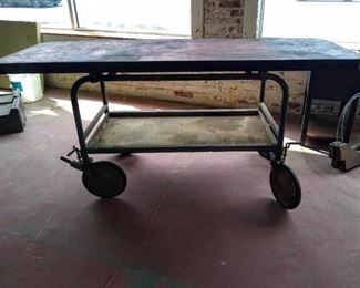Morgue table with removable top pan