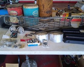 Lots of '69 Camaro parts