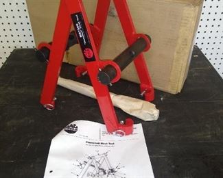 MAC clamshell strut tool- new in box