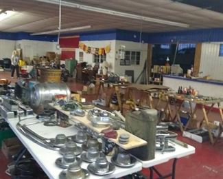 Huge car quest building full!!