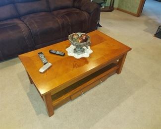 Lift-Top Coffee Table