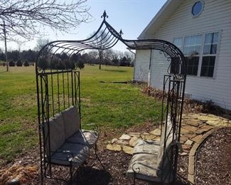 Garden Gazebo w/Seats