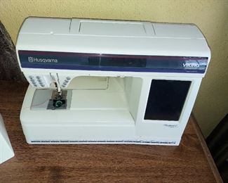 Husqvarna Viking Designer 1 Sensor System Sewing Machine w/Case