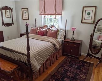 1940's mahogany 4-poster bed, pair of Baker mahogany bedside chests with single drawer/2 doors, mahogany floor mirror, pair of vintage marble/brass table lamps, with frosted pink glass shades.