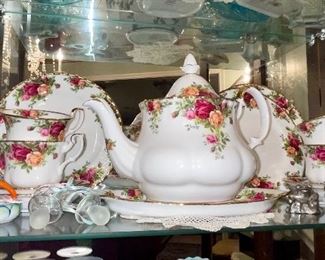 Old Country Roses By Royal Albert Tea Plates, Plates and Cup & Saucers