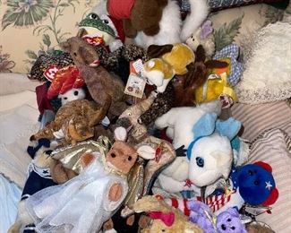 large Selection of TY Beanie Babies 