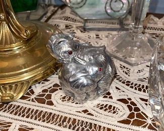 Arthurs Court Elephants 