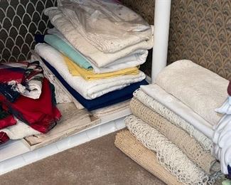 Variety Of Vintage Tablecloth’s, Napkins, Runners