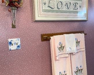 Fancy Bathroom Decorated Towel Sets