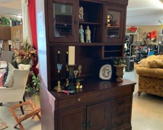 Wood Desk w/Hutch $150  C1570 36983