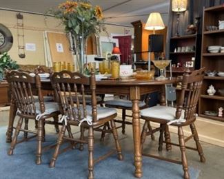 Dining Table w/2 Leaves  6 Chairs C1843 38730 $225
