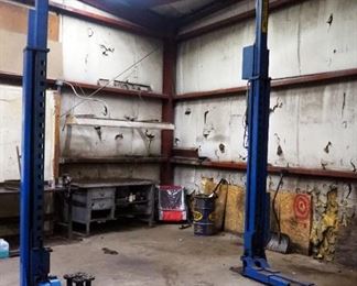 Phoenix Equipment Corp Force-1 7000 LB Two Post Isometric Auto Lift, With Adapters