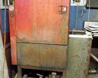 Heated Electric Parts Washer, Powers On, Has Leak, 68.5" x 34" x 31"