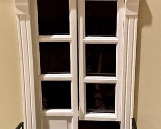 detail - please note the missing window pane