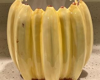 Item 225:  Thomas Mann Vintage Banana Bowl - 8":  $16