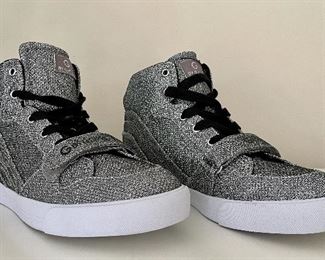 Item 194:  Guess Sneakers (NWT - size 9):  $24