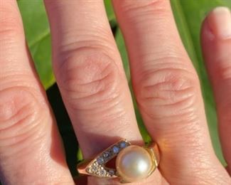 H - $300 - Pearl & Gold Ring. 14kt yellow gold ring with single pearl and diamonds. Modern custom setting. Finger size : 8