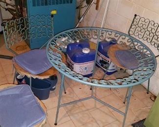 table with 3 chairs, needs glass top