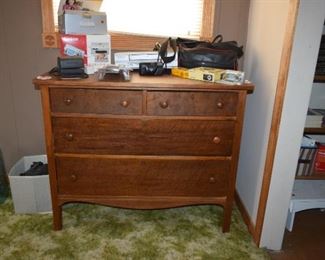 8 Vintage Dresser