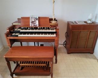 Hammond Church Organ with speaker