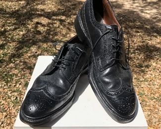 Fantastic condition with these Allen Edmonds. Classice wing tips.