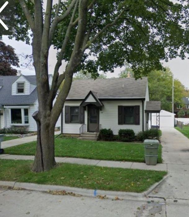 Bayview Tripoli Ave Estate Sale in Milwaukee, WI starts on 4/1/2022