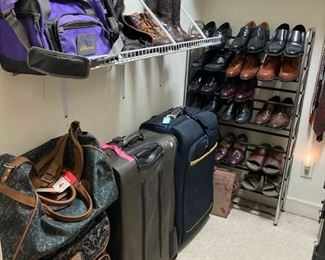 Men's clothing size L shoe size 8