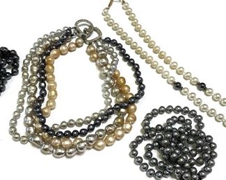 An assortment of jewelry, both fine and costume 