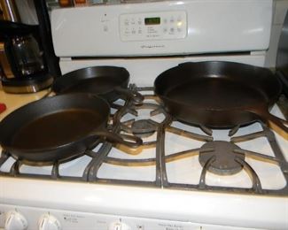 iron skillets 