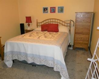 bedroom = Memory foam mattress 