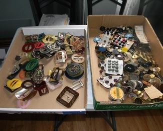 buttons / belt buckles 