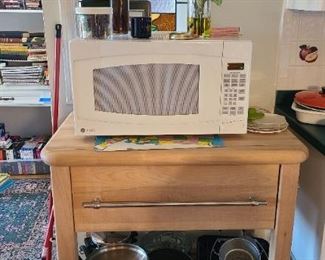 GE microwave, pots, pans & heavy duty rolling butcher block cart. ONLY BUTCHER BLOCK SOLD IN THIS PIC.