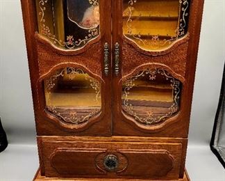 Vintage jewelry box w/hidden drawer