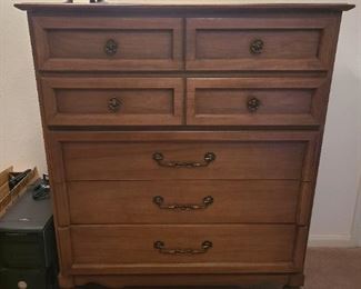Vintage chest of drawers