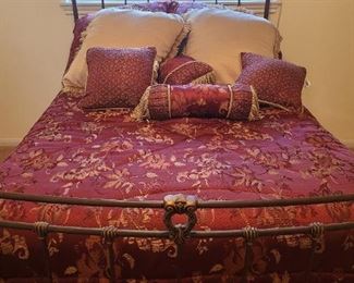 Full size iron bed