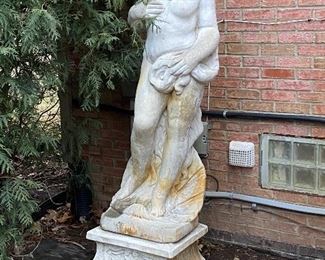 Extra large concrete statue
Aphrodite, Goddess of beauty and love 