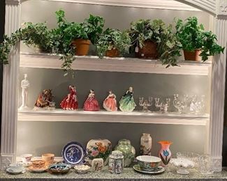 Lots of beautiful collectible Royal Doulton figurines and Lladro‘s also! 