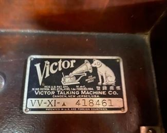 Antique Victrola Phonograph