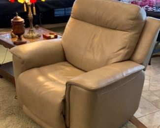 Birge Leather Electric Recliner $600