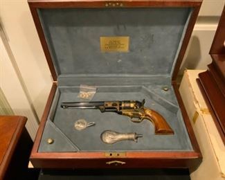 Robert E. Lee ball & cap Commemorative Pistol by the U.S. Historical Society $600