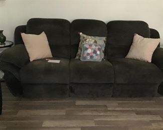 Recliner sofa excellent condition