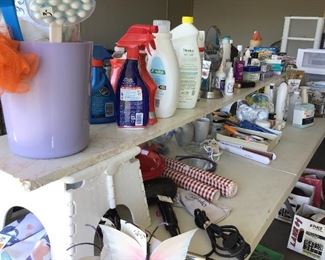 Lots of households items