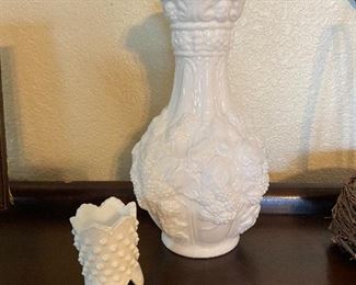 Milk glass 