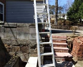 Extension Ladder And Ladder Stabilizer