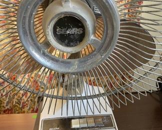 Vintage FanSmall Duracraft Personal HeaterVicks Filtered Cool Moisture Evaporative Humidifier