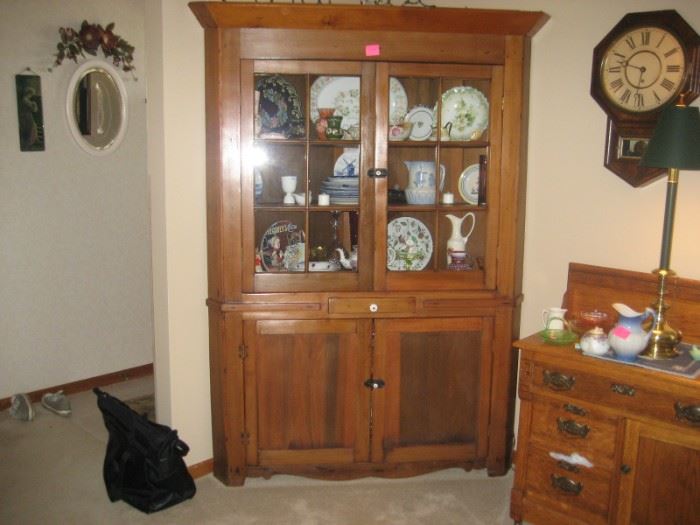 12 PANE CORNER CUPBOARD CHERRY/WALNUT, DRY SINK, SCHOOLHOUSE CLOCK (7 DAY WIND)