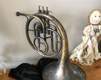 E french horn, needs some TLC